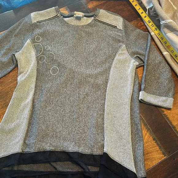 Distinct top size XL EUC Grey with black hem - Picture 1 of 5